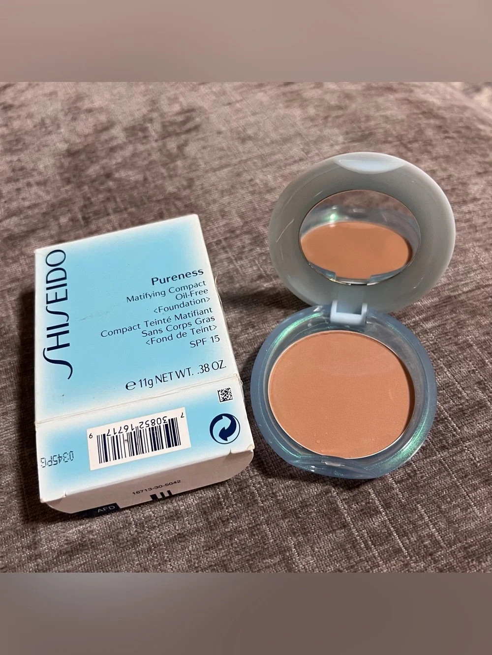 Shiseido Pureness Matifying Compact Oil-Free Foundation 50 Deep Ivory
